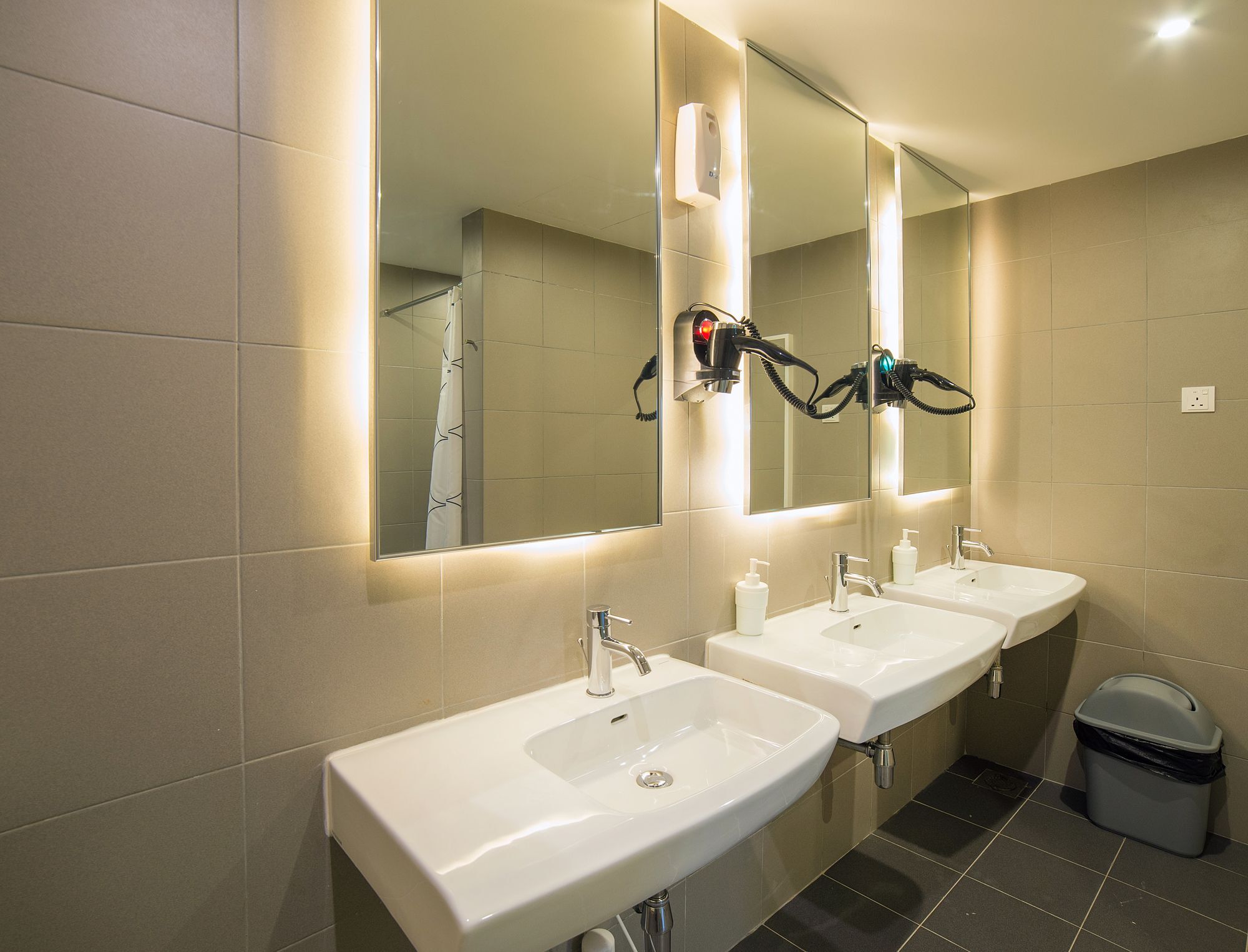 Riccarton Capsule Hotel Kuala Lumpur Extérieur photo